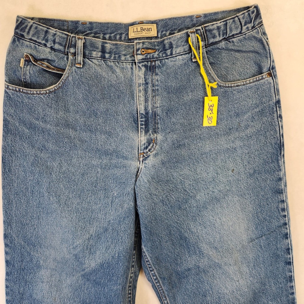 LL‎ Bean Comfort Waist Mens Jeans 38x30 Medium Wash Blue Denim Straight 250265 - Picture 2 of 8